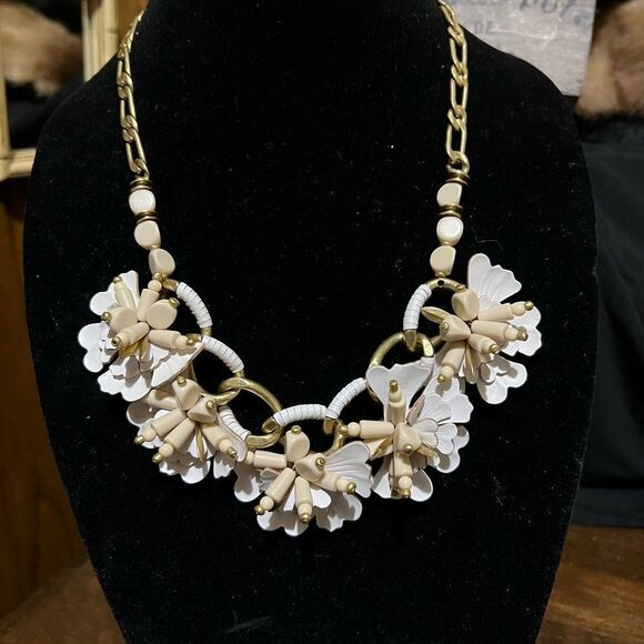 CYNTHIA NECKLACE BY STELLA & DOT - Picture 1 of 4